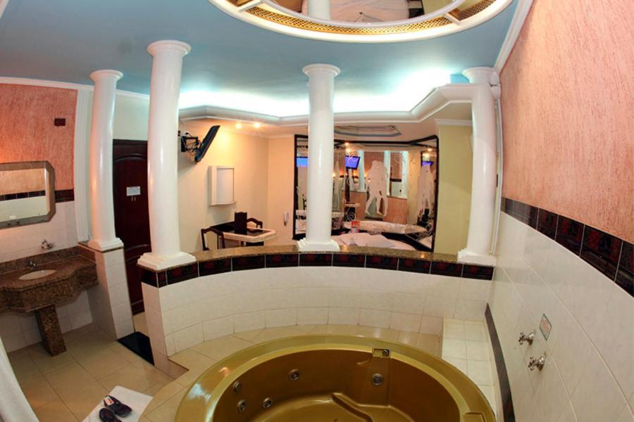 Hotel & Motel Le Baron (Adults Only) Pôrto Ferreira المظهر الخارجي الصورة