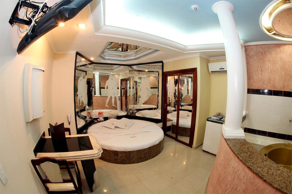Hotel & Motel Le Baron (Adults Only) Pôrto Ferreira المظهر الخارجي الصورة