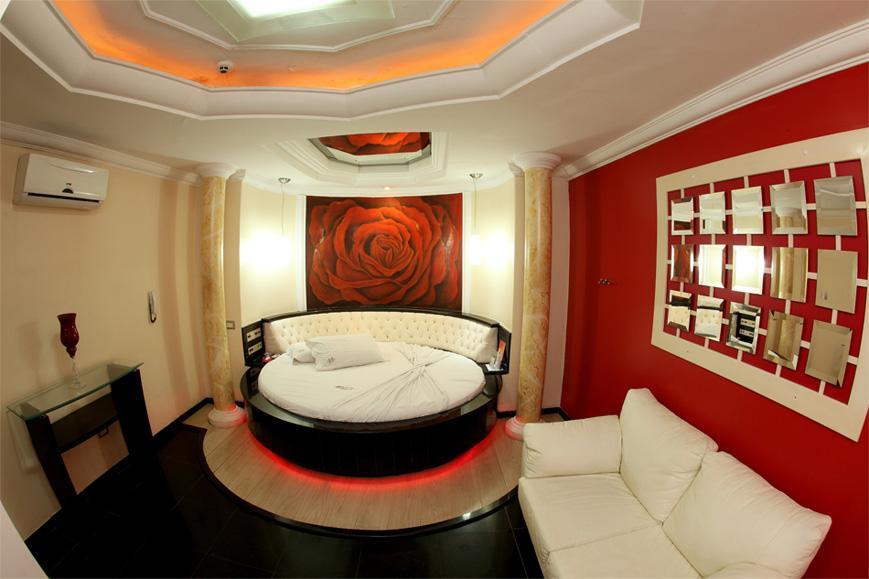 Hotel & Motel Le Baron (Adults Only) Pôrto Ferreira المظهر الخارجي الصورة